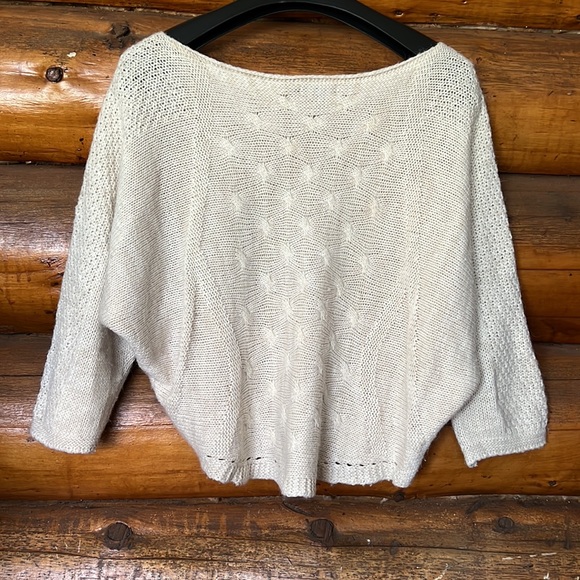 Cream batwing 3/4 length sweater Size L - Picture 2 of 3